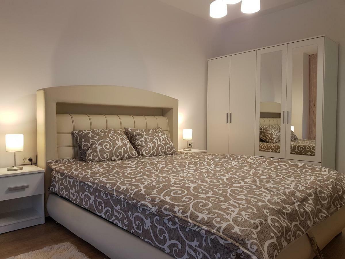 Apartament Monadin 3 Braszów Zewnętrze zdjęcie